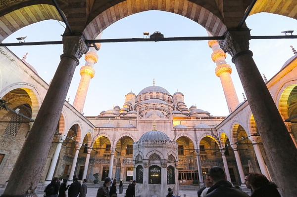 Yeni Cami (New Mosque), Istanbul Old city, Turkey Stock Photo - Alamy